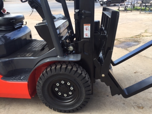 ขายรถโฟลคลิฟท์ TOYOTA 02-8FD25 ,1594 ชั่วโมง, เสายกสูง 4.5 เมตร เครื่องยนต์ดีเซลใหม่ล่าสุด 1DZ III ,งาปรับคว่ำหงาย, ,  นำเข้าแท้จากญี่ปุ่น 100\%