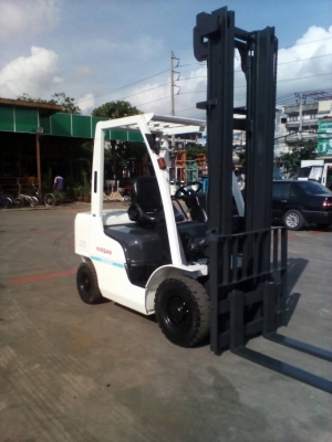 รถยกนิสสันรุ่นล่าสุด 2.5 ตัน เสาสูง 4.50 เมตร เครื่องดีเซล เกียร์ธรรมดา