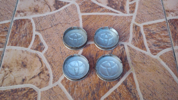 ฝาปิดดุมล้อ TOYOTA มิเนียมแท้ ฝาปิดดุมล้อ TOYOTA มิเนียมแท้