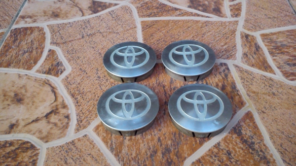 ฝาปิดดุมล้อ TOYOTA มิเนียมแท้ ฝาปิดดุมล้อ TOYOTA มิเนียมแท้