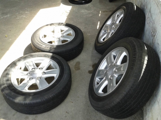 ล้ออีสุ ขอบ16นิ้ว6รู พร้อมยาง ชุดนี้ ราคา 5700 บาท