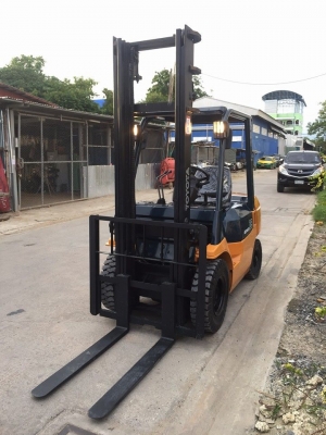 ขายรถยกโฟร์คลิฟท์ TOYOTA7FD-25 4 เมตร ( ดีเซล ) ขายรถยกโฟร์คลิฟท์ TOYOTA7FD-25 4 เมตร ( ดีเซล )