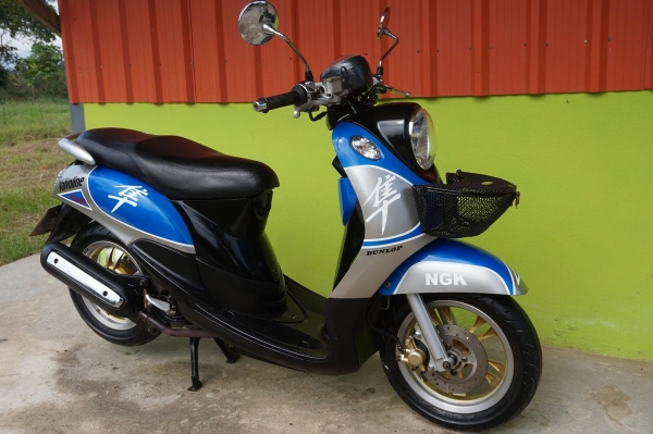 ขาย YAMAHA FINO เดิม รถปี 52 ล้อแม็ก ขอบ 12 ยางเรเดียลVee rubber