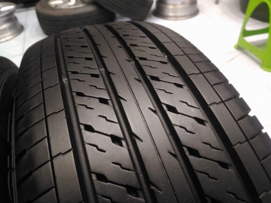 ยางดันลอป SP LT37 205 70 15 ปลายปี 15 ขายถูก 2 เส้น 2,400 บาท ใส่ถ่วงฟรี เปลี่ยนจุ๊บใหม่ฟรี