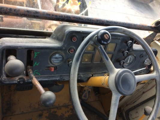 Komatsu 520 นำเข้าจากญี่ปุ่น ไม่เคยใช้งานงานในไทย เครื่อง 6D105