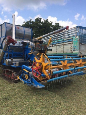 ขายรถเกี่ยวข้าว อุ้ม2.5ตัน เครื่อง260แรง สภาพสวยพร้อมใช้งาน ราคา740,000 สนใจโทร 090-8588220คุณนะ 093-3258446คุณบิว หรือเข้าดูสินค้าอื่นๆได้ที่ www.narong2truck.com หรือ www.truck.in.th/498 หรือเพจFacebook ณรงค์ ซื้อขายรถมือสอง (เว็บไซต์ส่วนตัว) หรือFacebo