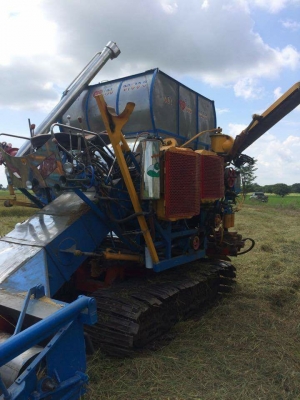 ขายรถเกี่ยวข้าว อุ้ม2.5ตัน เครื่อง260แรง สภาพสวยพร้อมใช้งาน ราคา740,000 สนใจโทร 090-8588220คุณนะ 093-3258446คุณบิว หรือเข้าดูสินค้าอื่นๆได้ที่ www.narong2truck.com หรือ www.truck.in.th/498 หรือเพจFacebook ณรงค์ ซื้อขายรถมือสอง (เว็บไซต์ส่วนตัว) หรือFacebo ขายรถเกี่ยวข้าว อุ้ม2.5ตัน เครื่อง260แรง สภาพสวยพร้อมใช้งาน ราคา740,000 สนใจโทร 090-8588220คุณนะ 093-3258446คุณบิว หรือเข้าดูสินค้าอื่นๆได้ที่ www.narong2truck.com หรือ www.truck.in.th/498 หรือเพจFacebook ณรงค์ ซื้อขายรถมือสอง (เว็บไซต์ส่วนตัว) หรือFacebo