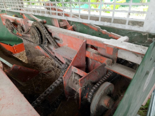 เครื่องอัดฟาง เครื่องอัดฟาง