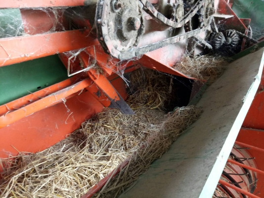 เครื่องอัดฟาง เครื่องอัดฟาง