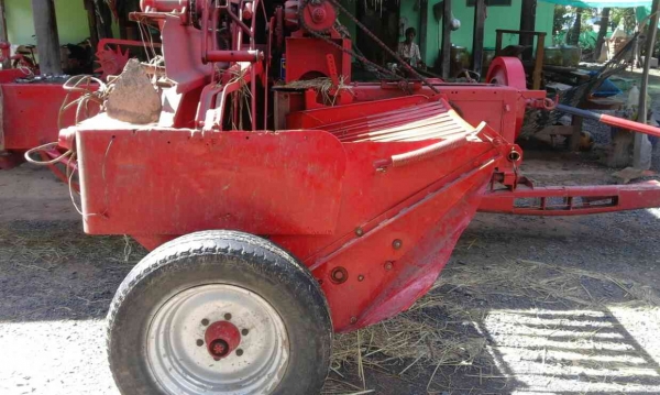 ขายตามสภาพเครื่องอัดฟางแมคซี120  ป้ายขาว