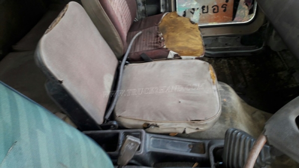 หัวรถ HINO รุ่น F18  อุปกรณ์เฟอร์นิเจอร์ทุกอย่างมีครบ