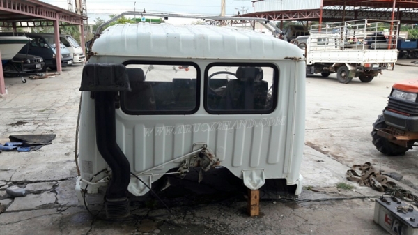 หัวรถ HINO รุ่น F18  อุปกรณ์เฟอร์นิเจอร์ทุกอย่างมีครบ