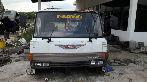 หัวรถ HINO รุ่น F18  อุปกรณ์เฟอร์นิเจอร์ทุกอย่างมีครบ