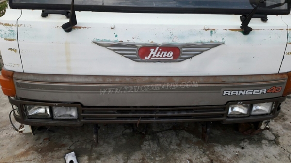 หัวรถ HINO รุ่น F18  อุปกรณ์เฟอร์นิเจอร์ทุกอย่างมีครบ
