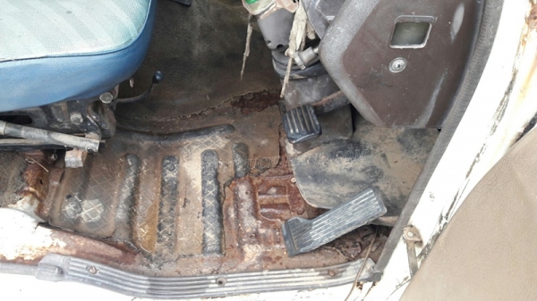 หัวรถ HINO รุ่น F18  อุปกรณ์เฟอร์นิเจอร์ทุกอย่างมีครบ