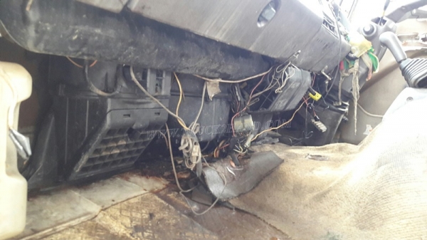 หัวรถ HINO รุ่น F18  อุปกรณ์เฟอร์นิเจอร์ทุกอย่างมีครบ