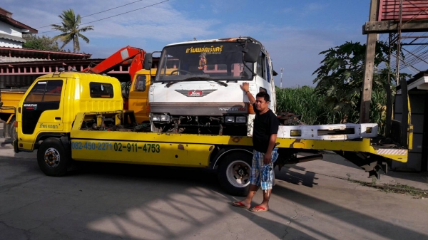 หัวรถ HINO รุ่น F18  อุปกรณ์เฟอร์นิเจอร์ทุกอย่างมีครบ