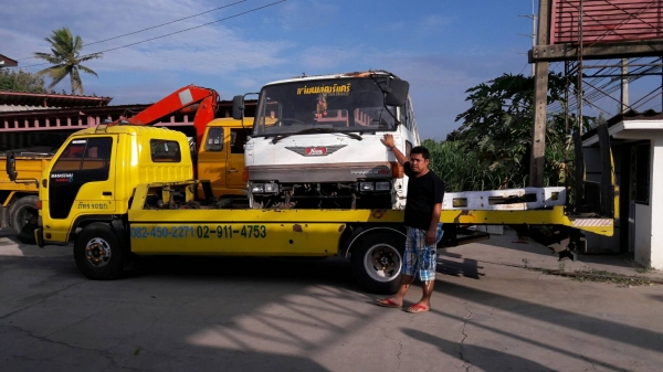 หัวรถ HINO รุ่น F18  อุปกรณ์เฟอร์นิเจอร์ทุกอย่างมีครบ