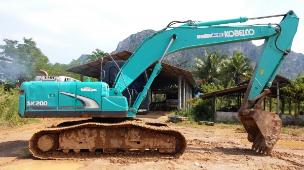 ขาย 1,590,000 KOBELCO sk 200-8 super  YN 12 เครื่องดี ปั้มแรง ไฟฟ้าครบ ช่วงล่างเต็ม เอกสารแจ้งจำหน่าย (รถอยู่นครปฐม) 090-772-3710 090-772-3708