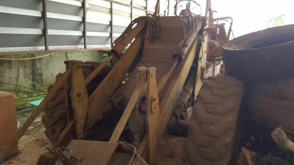 ขายตามสภาพ รถตัก CAT 910 เอวอ่อน ไม่มีเกียร์ จอดไว้นานต้องเช็คใหม่ ราคาต่อรองได้ครับ