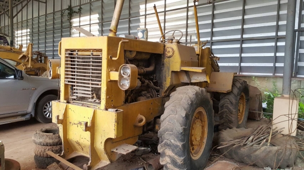 ขายตามสภาพ รถตัก CAT 910 เอวอ่อน ไม่มีเกียร์ จอดไว้นานต้องเช็คใหม่ ราคาต่อรองได้ครับ