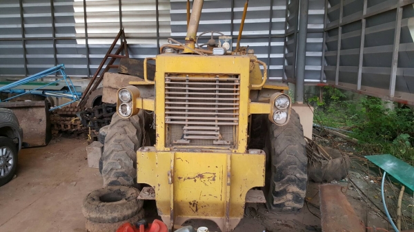 ขายตามสภาพ รถตัก CAT 910 เอวอ่อน ไม่มีเกียร์ จอดไว้นานต้องเช็คใหม่ ราคาต่อรองได้ครับ