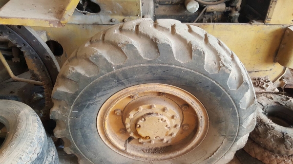 ขายตามสภาพ รถตัก CAT 910 เอวอ่อน ไม่มีเกียร์ จอดไว้นานต้องเช็คใหม่ ราคาต่อรองได้ครับ