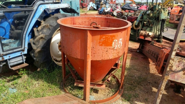 ขาย ถังใส่คอนกรีต ถังใส่ปูน หิ้วปูน ขนาดใหญ่ KAMAHARA สำหรับติดรถเครน รถขุด งานก่อสร้าง