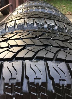 ยาง All Yokohama 265 60 18 สิ้นปี12 ดอกเต็ม ไม่มีปะ ราคาไม่แพง