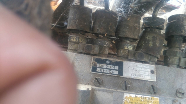 ขายด่วน เครืองอัดท่อ.ข้ามถนน.พ้รอมกะบอก เครืองeh300.   ขาย65000 พร้อมใช้งานคับผม