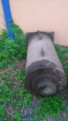 ขายด่วน เครืองอัดท่อ.ข้ามถนน.พ้รอมกะบอก เครืองeh300.   ขาย65000 พร้อมใช้งานคับผม