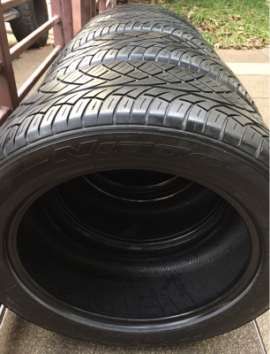 ยาง Nitto 420s 265 50 20 ดอกเยอะ พร้อมใช้งาน ราคาไม่แพง ยาง Nitto 420s 265 50 20 ดอกเยอะ พร้อมใช้งาน ราคาไม่แพง