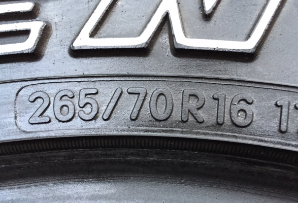 ยาง Toyo 265 70 16 กลางปี14 พร้อมใช้งาน ราคาไม่แพง ยาง Toyo 265 70 16 กลางปี14 พร้อมใช้งาน ราคาไม่แพง
