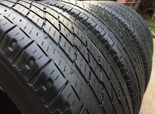 ยาง Toyo 265 70 16 กลางปี14 พร้อมใช้งาน ราคาไม่แพง ยาง Toyo 265 70 16 กลางปี14 พร้อมใช้งาน ราคาไม่แพง