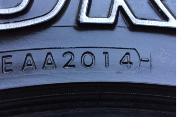 ยาง All Yokohama 31 10.5 R15 กลางปี14 ดอกเต็ม ไม่มีปะ จำนวน 3เส้น ราคาไม่แพง