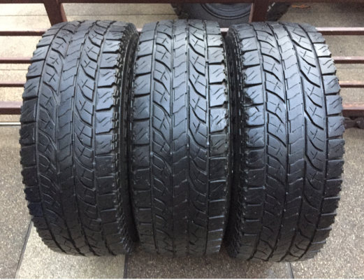 ยาง All Yokohama 31 10.5 R15 กลางปี14 ดอกเต็ม ไม่มีปะ จำนวน 3เส้น ราคาไม่แพง