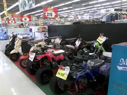 สินค้ามากมาย BIG C L&amp;P รถมอไซค์ ATV มังกี้กอลิล่า BUGGY GIGI และอื่นๆรวมไปถึงรถไฟฟ้า