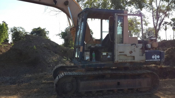 ขายด่วน KOMATSU PC100-3สภาพพร้อมใช้งาน เครื่อง ปั้มดี ช่วงล่างสวย บูมอามไม่มีแผล รถสวยพพร้อมทำงาน เอกสารเล่มทะเบียน