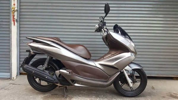 ขออนุญาตขาย HONDA PCX 125i IDLING STOP สีพิเศษสวยมาก โอนฟรี