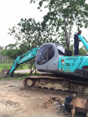 ขาย 795,000  KOBELCO Sk200-5. Super. เครื่องดี ปั้มดีแรง ไฟฟ้าครบสมบูรณ์ เอวแน่น แอร์หนาว เอกสารแจ้งจำหน่าย รถสวยพร้อมใช้ รถอยู่ นครปฐม 090-772-3710 090-772-3708