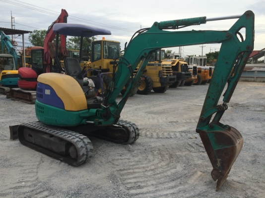 ลดพิเศษ KOMATSU PC30MR ญี่ปุ่นแท้ โทร.090-986-2521 อ๊อบ