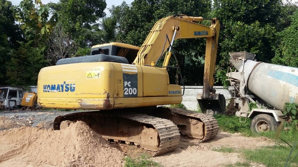 ขายด่วน KOMATSU PC200-7 รถสภาพสวยพร้อมใช้งาน เครื่องปั้มดี ระบบไฟฟ้าสมบูรณ์ โซ่ช่วงล่างสวย เอกสารใบแจ้งจำหน่าย