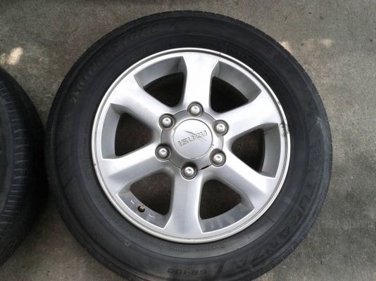 ล้ออีสุ ขอบ16นิ้ว6รู พร้อมยาง ชุดนี้ ราคา 5500 บาท