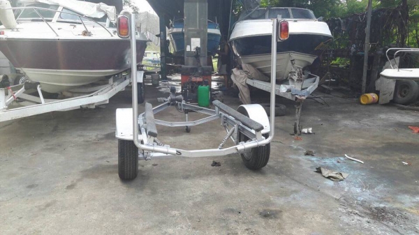 ขายเทเลอร์ลากเรือเจ้ตสกีของใหม่ทั้งหมดยางใหม่ ขาย 16500 บาท