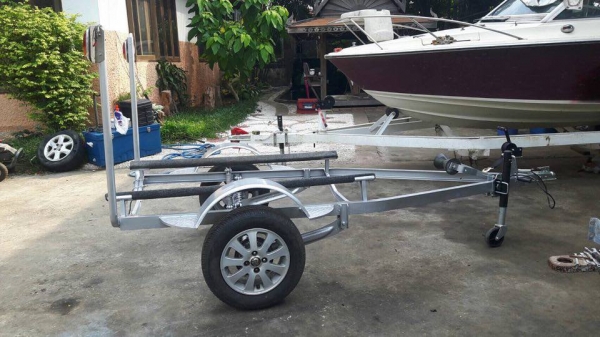 ขายเทเลอร์ลากเรือเจ้ตสกีของใหม่ทั้งหมดยางใหม่ ขาย 16500 บาท