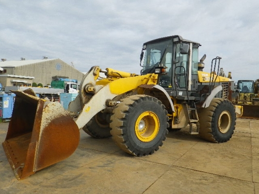 ขายรถตัก TCM ZW220