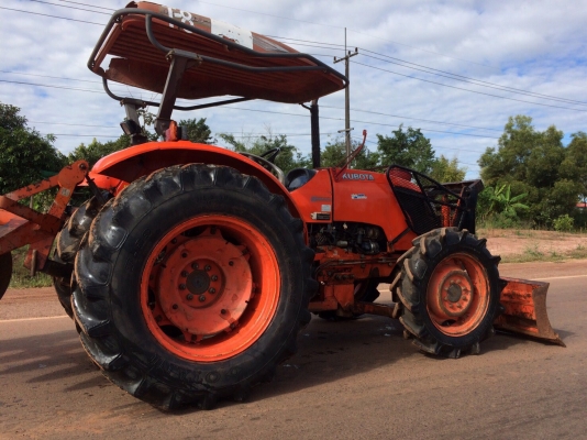 Kubota M7040 หาง5ใบดัน ปี51 เล่มพร้อมโอน. ยางหน้าใหม่สวย