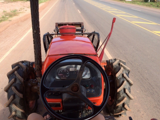 Kubota M7040 หาง5ใบดัน ปี51 เล่มพร้อมโอน. ยางหน้าใหม่สวย