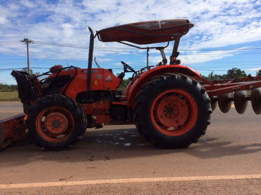 Kubota M7040 หาง5ใบดัน ปี51 เล่มพร้อมโอน. ยางหน้าใหม่สวย