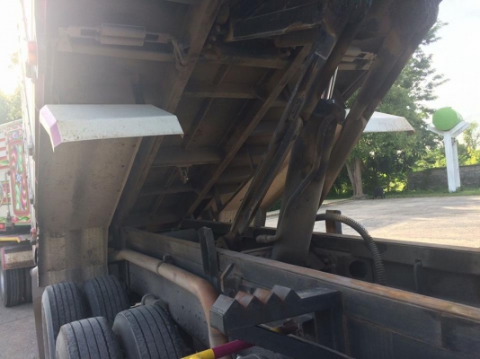 ขายรถบรรทุก ดั้มพ่วงแม่ลูก DEGA360 ปี55 รถสวยสภาพดีมาก พร้อมใช้งาน เอกสารพร้อมโอน ราคา2,650,000 สนใจโทร 090-8588220คุณนะ 093-3258446คุณบิว หรือเข้าดูสินค้าอื่นๆได้ที่ www.narong2truck.com หรือ www.truck.in.th/498 หรือเพจFacebook ณรงค์ ซื้อขายรถมือสอง (เว็